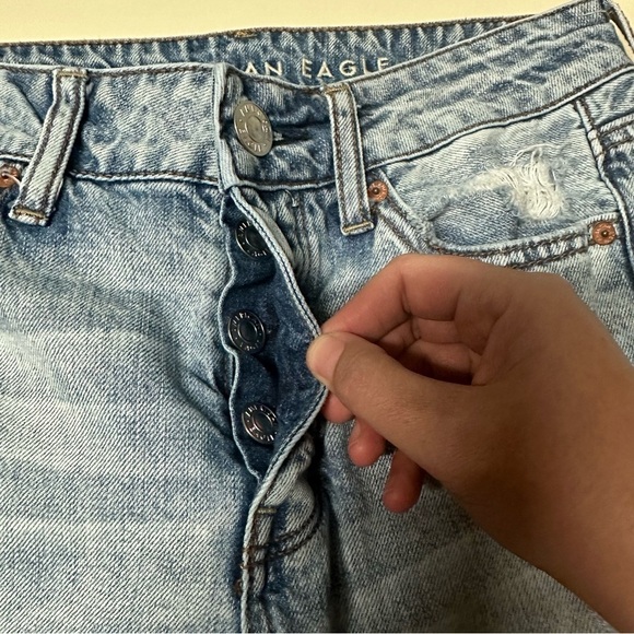 American Eagle Tomgirl Womens Distressed Jeans Button Fly Size 2 - Picture 12 of 12
